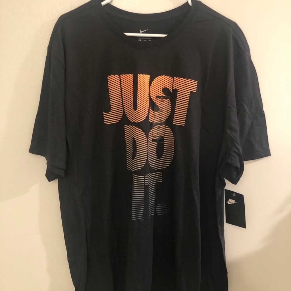 Mens black Nike tshirt